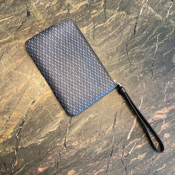 Coach patterned wristlet - Picture 2 of 4